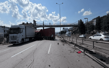 D-100 TIR kazası