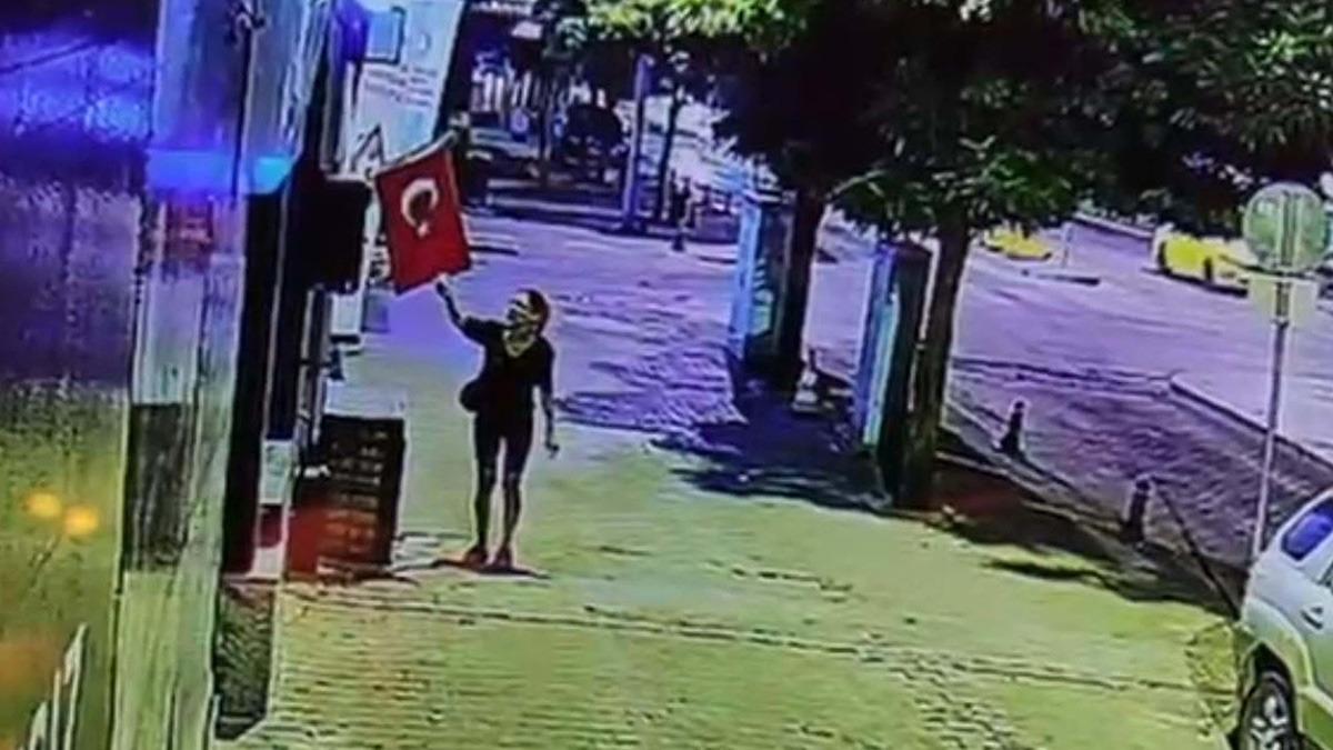 Türk bayrağına saldırı